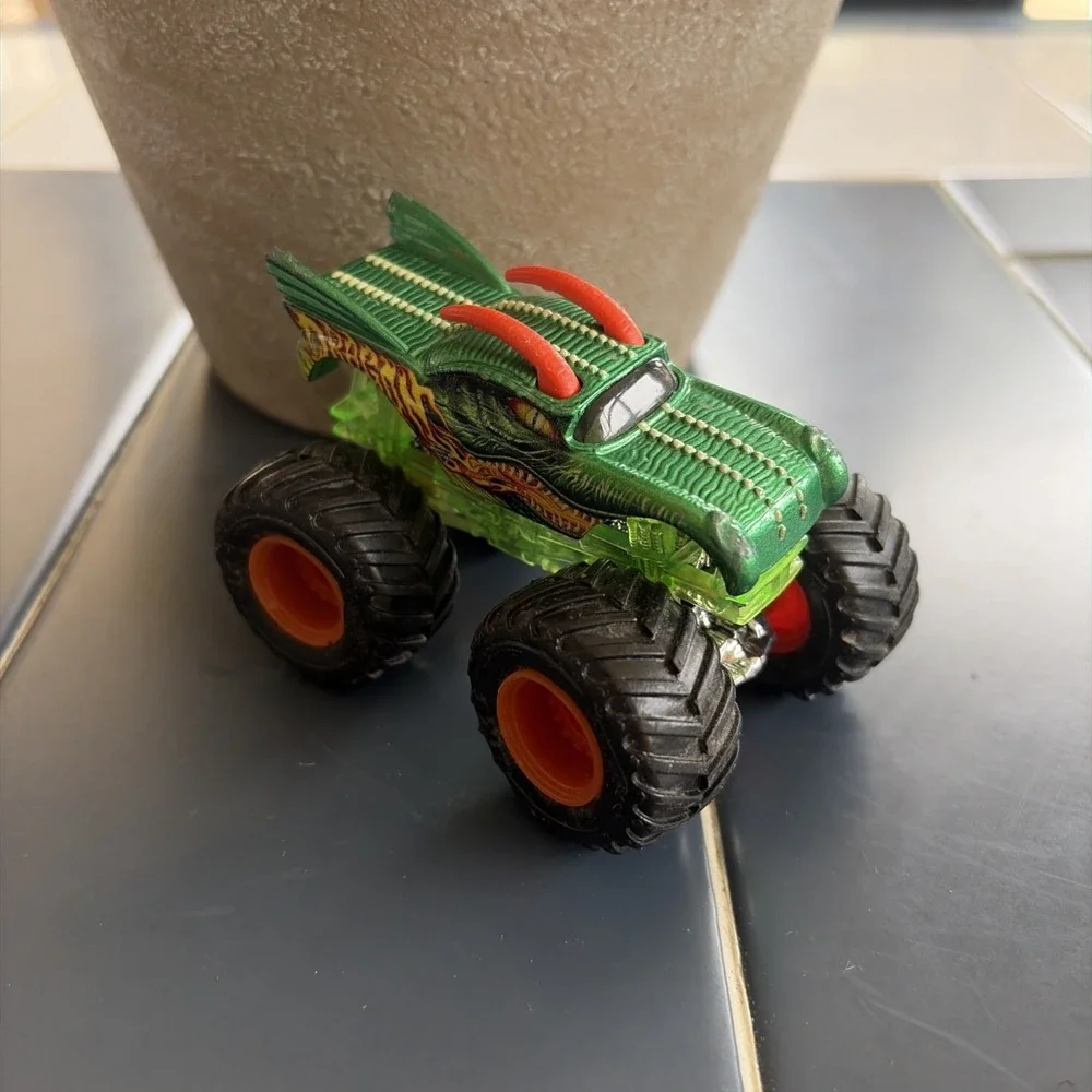 Hot Wheels Monster Jam Lot of 6 Diecast Mud Series Monster Trucks 1:64 (E3)